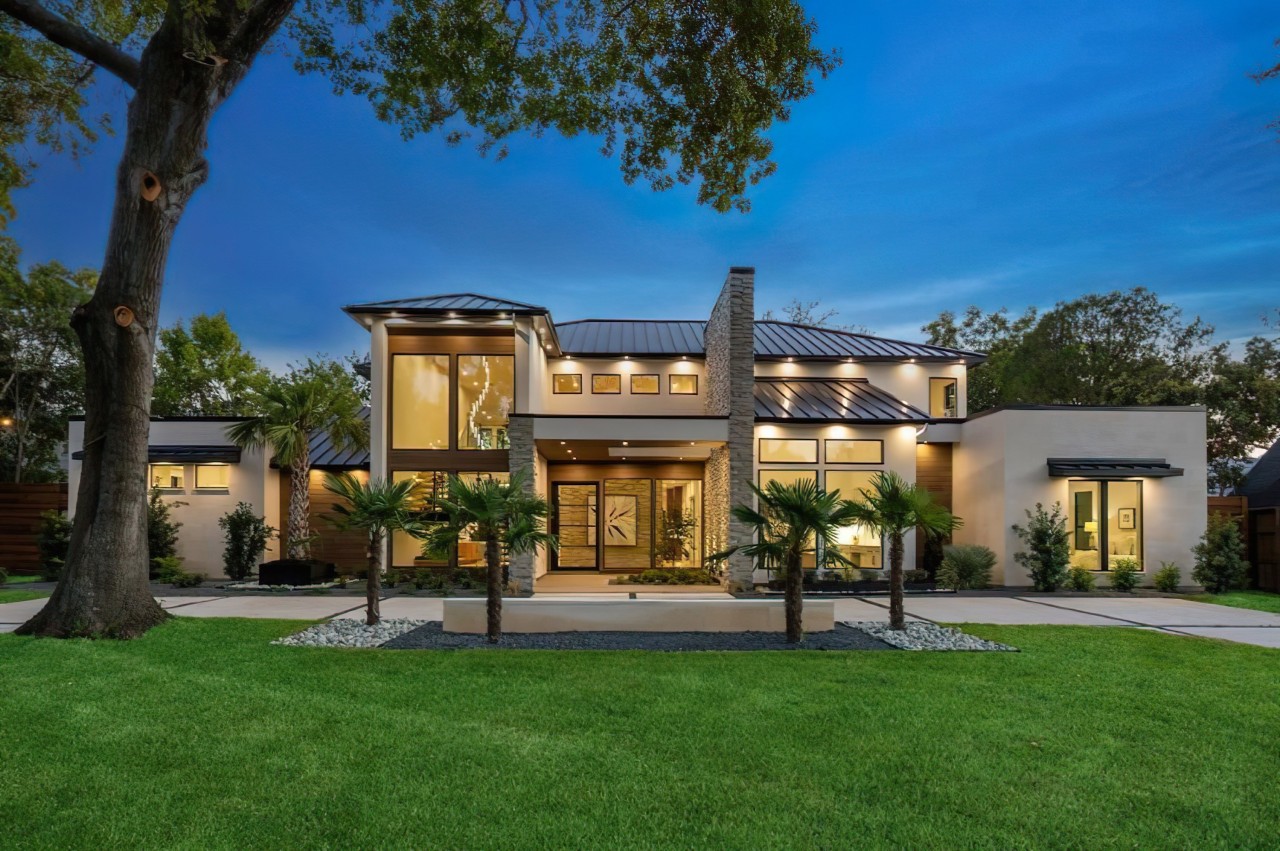 Luxury home from Versailles Luxury Homes