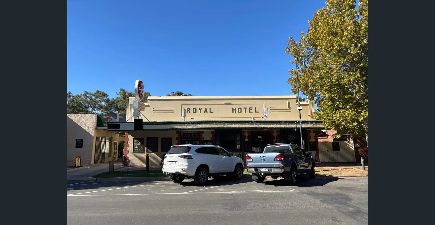 Royal Hotel, 41-45 Darling Street Wentworth - Image 8